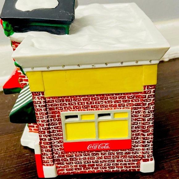 Eckerds Drive Thru Pharmacy & Coca Cola Drive Thru - Picture 4 of 6